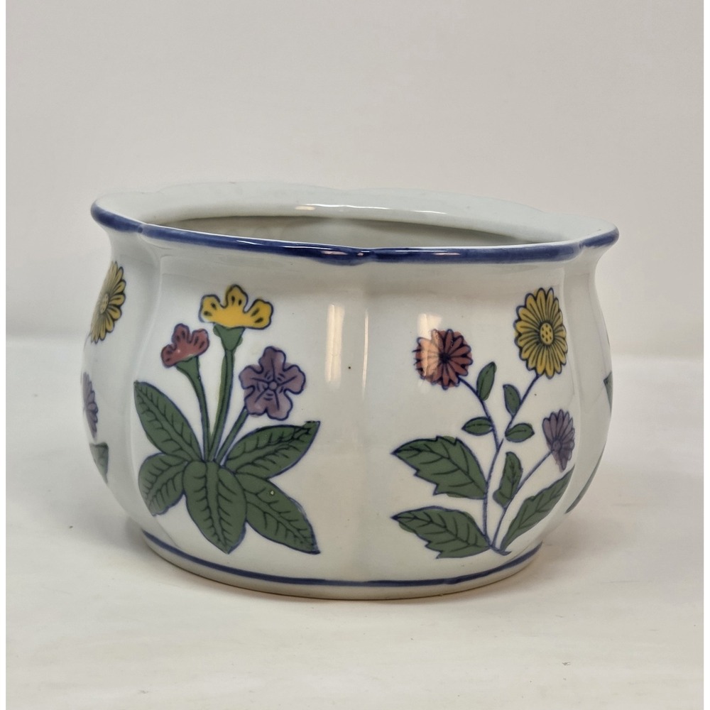 Retro Style Ceramic Cachepot Planter Scalloped Lobed Floral Wildflower Blue Trim